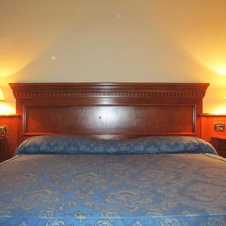 Larissa Inn Белдиби Екстериор снимка