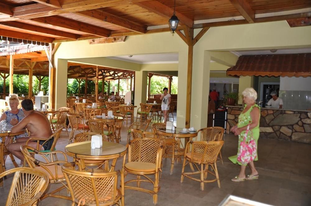 Larissa Inn Белдиби Екстериор снимка