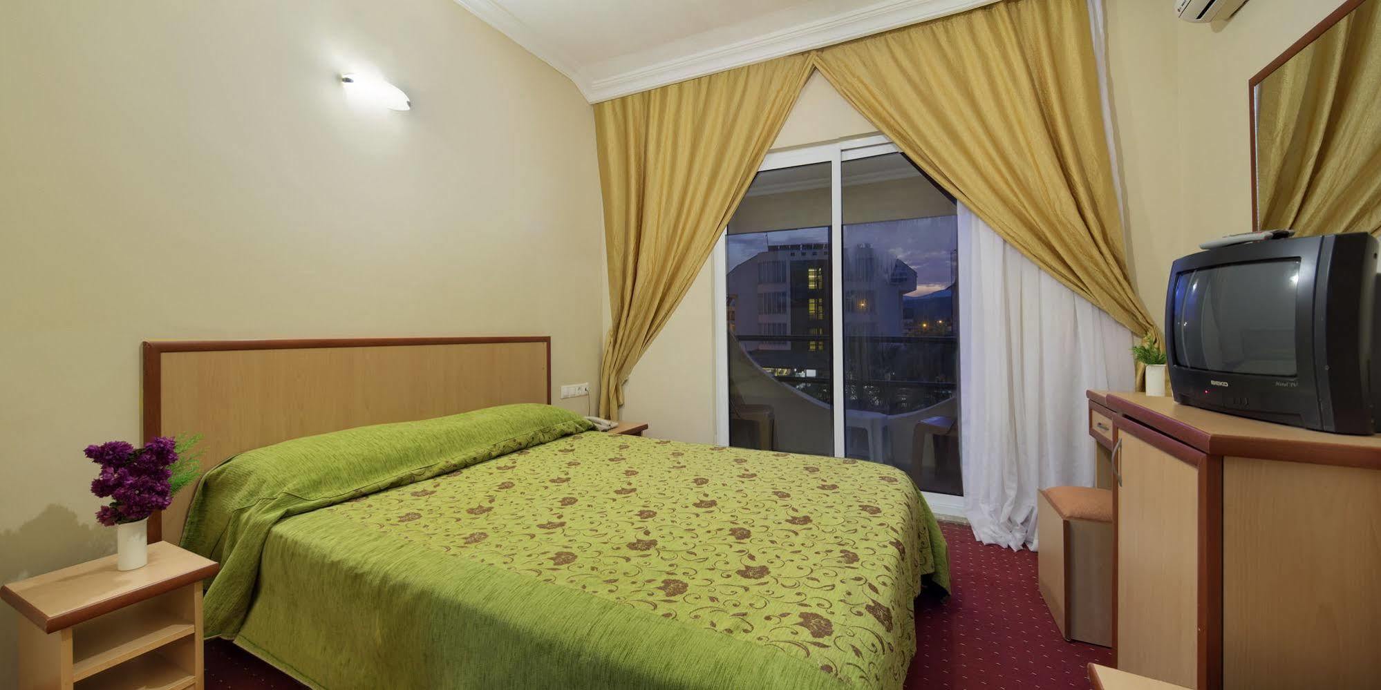 Larissa Inn Белдиби Екстериор снимка